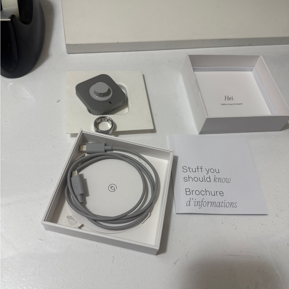 Oura Ring Gen 4 Silver Smart Ring
ActivityTracker Charging Cable and Adapter Set - Picture 7 of 11